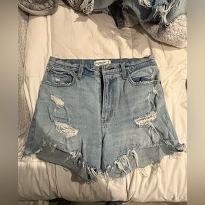 Abercrombie 4 inch High Rise Short